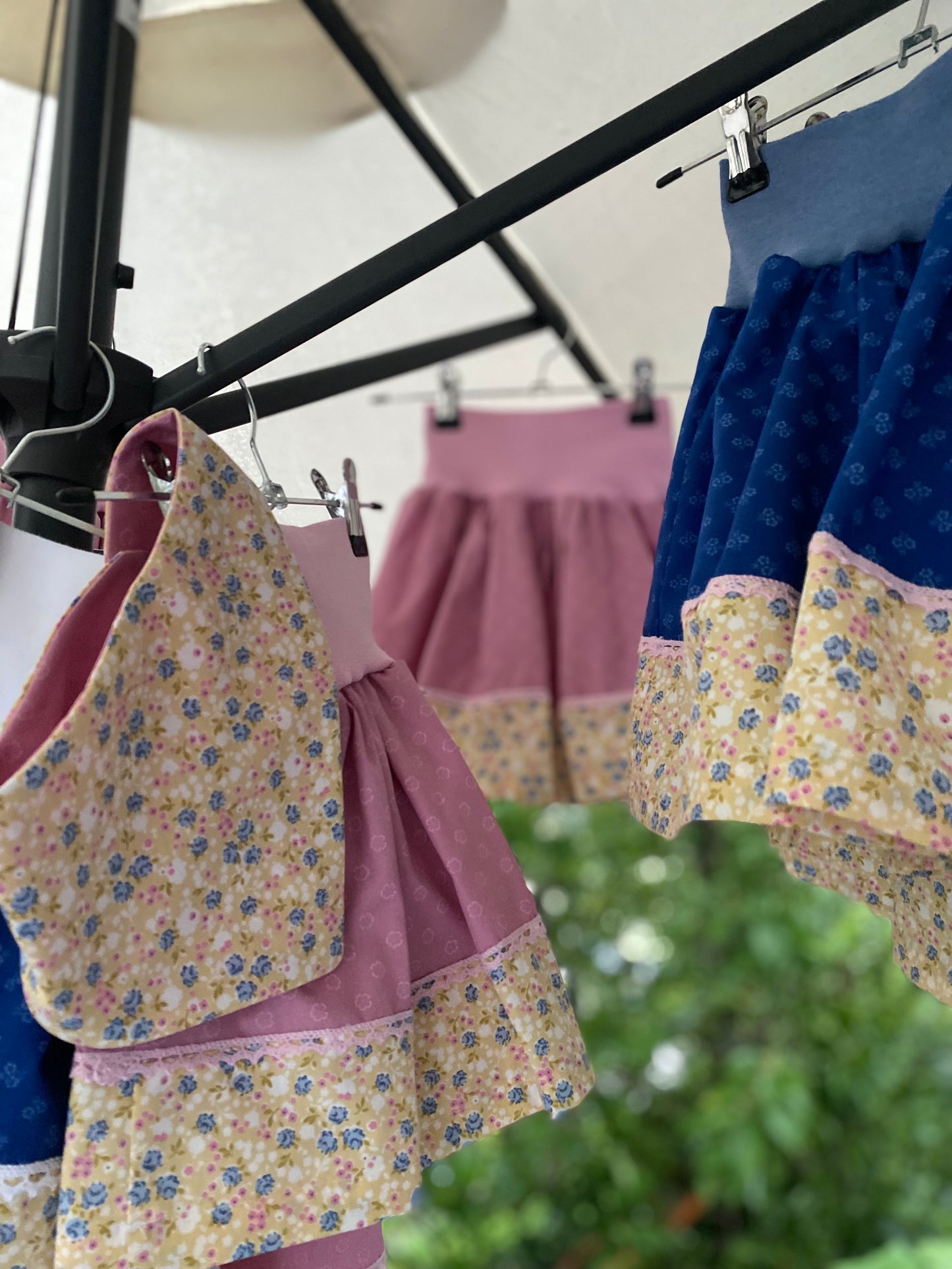 Trachtenrockerl Rosa/Blau mit gelb