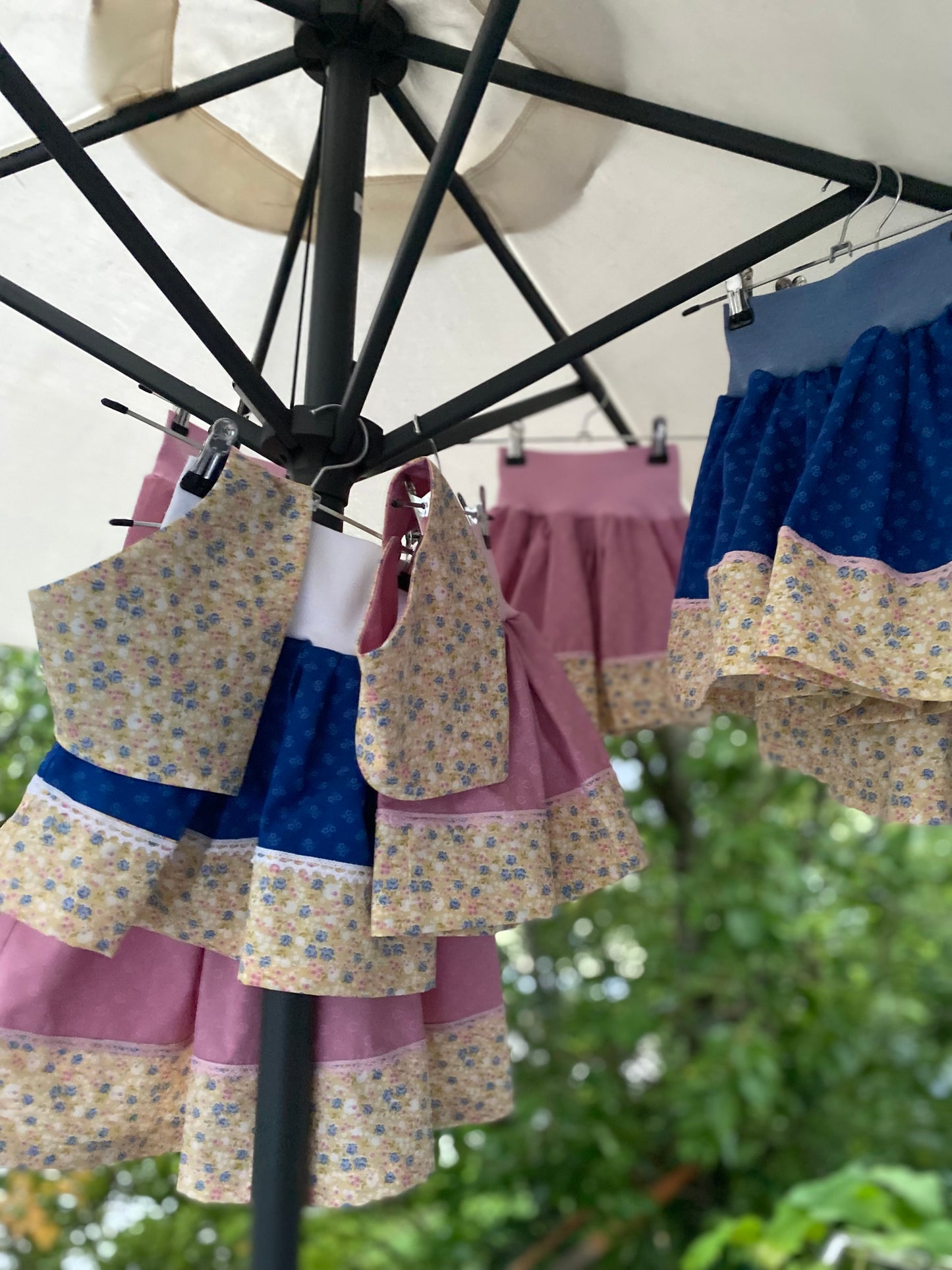 Trachtenrockerl Rosa/Blau mit gelb