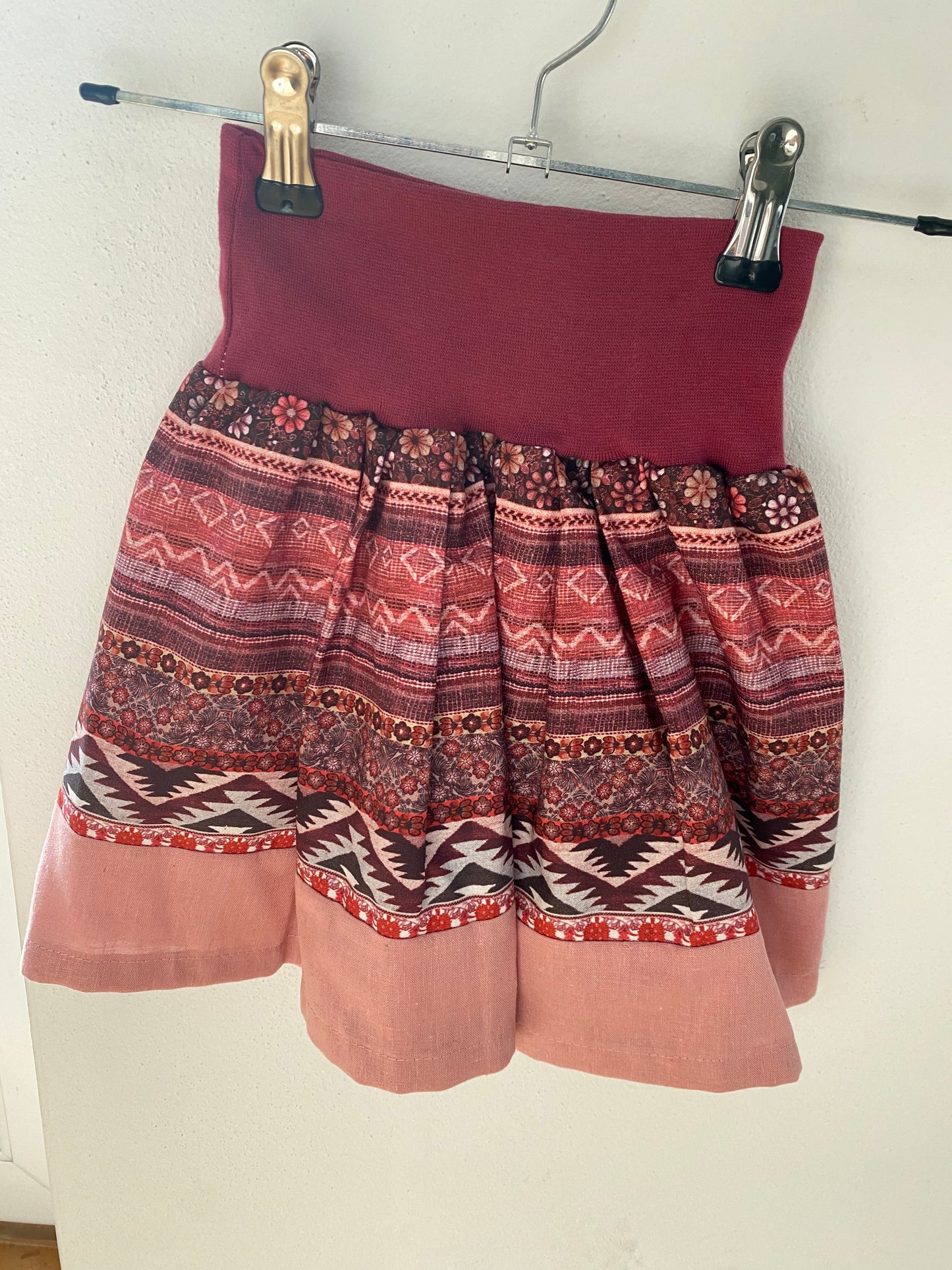 Trachtenrockerl „Bänderrock“ rot/rosa