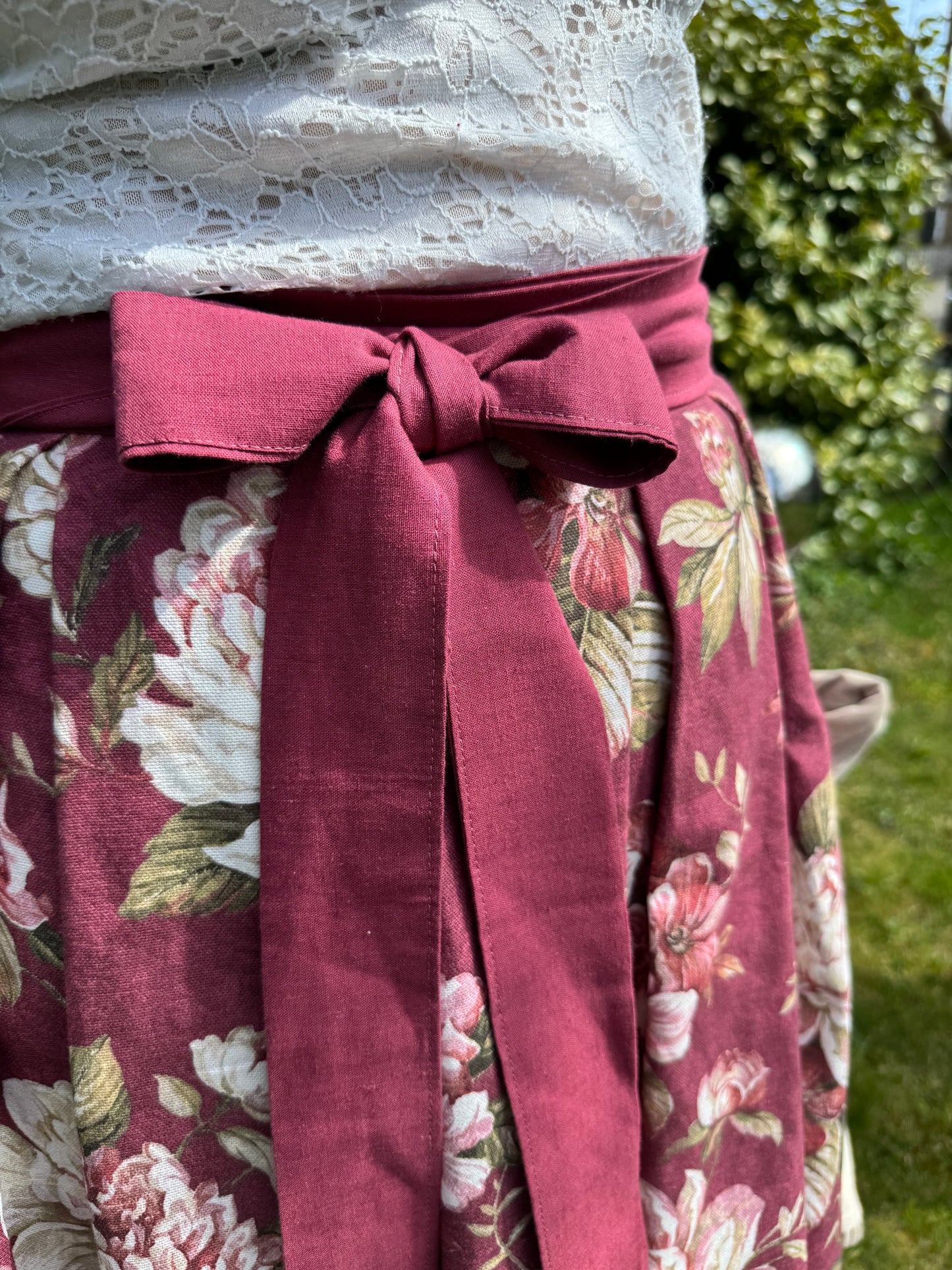 Damen Wickelrock Blumencanvas Bordeaux