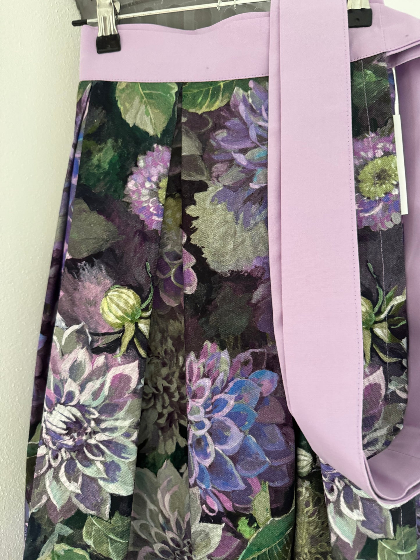 Damen Wickelrock Blumencanvas Dahlien lila